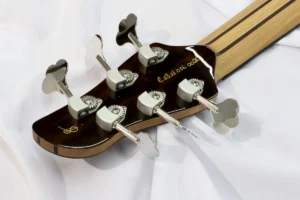headstock baixo rgil guitars