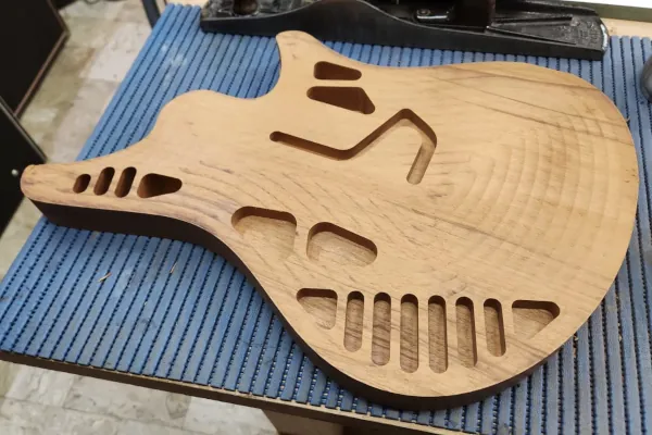 alívios de peso nas guitarras RGil